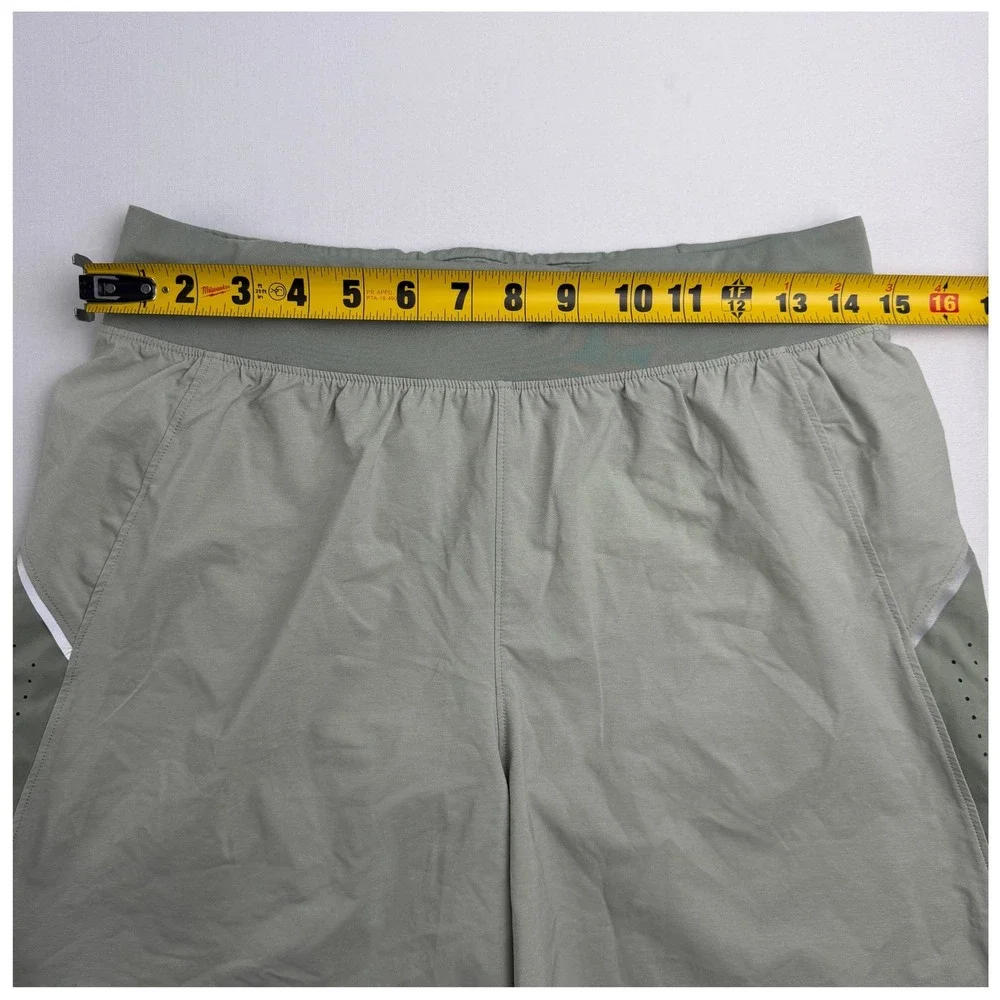 Under Armour Speedpocket Shorts Womens M Green Excellent Running Athletic